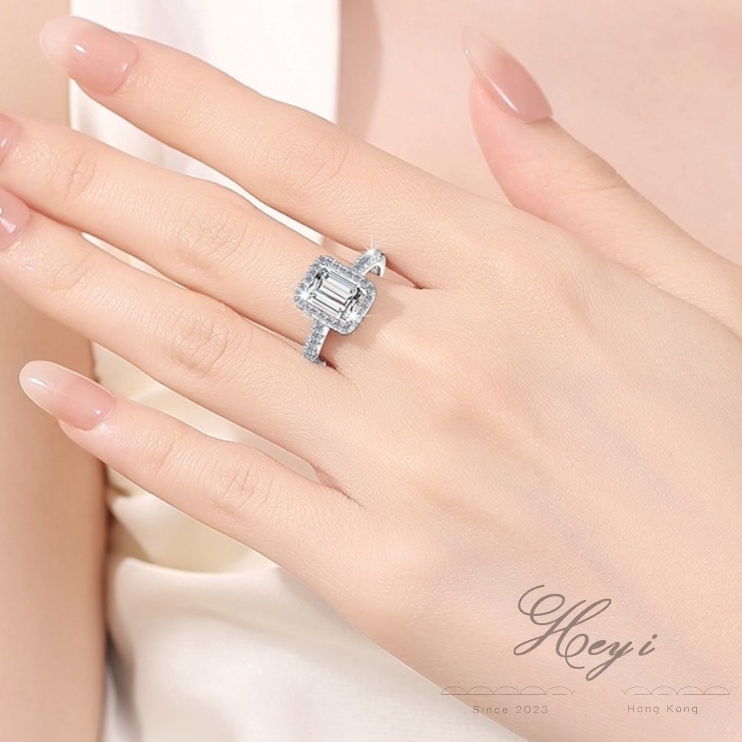 Moissanite Ring 2 Carat